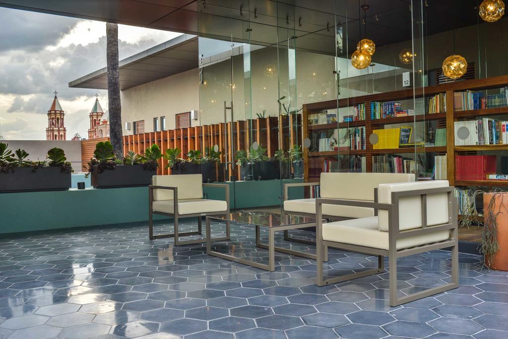 Hotel Criol Querétaro Extérieur photo Library